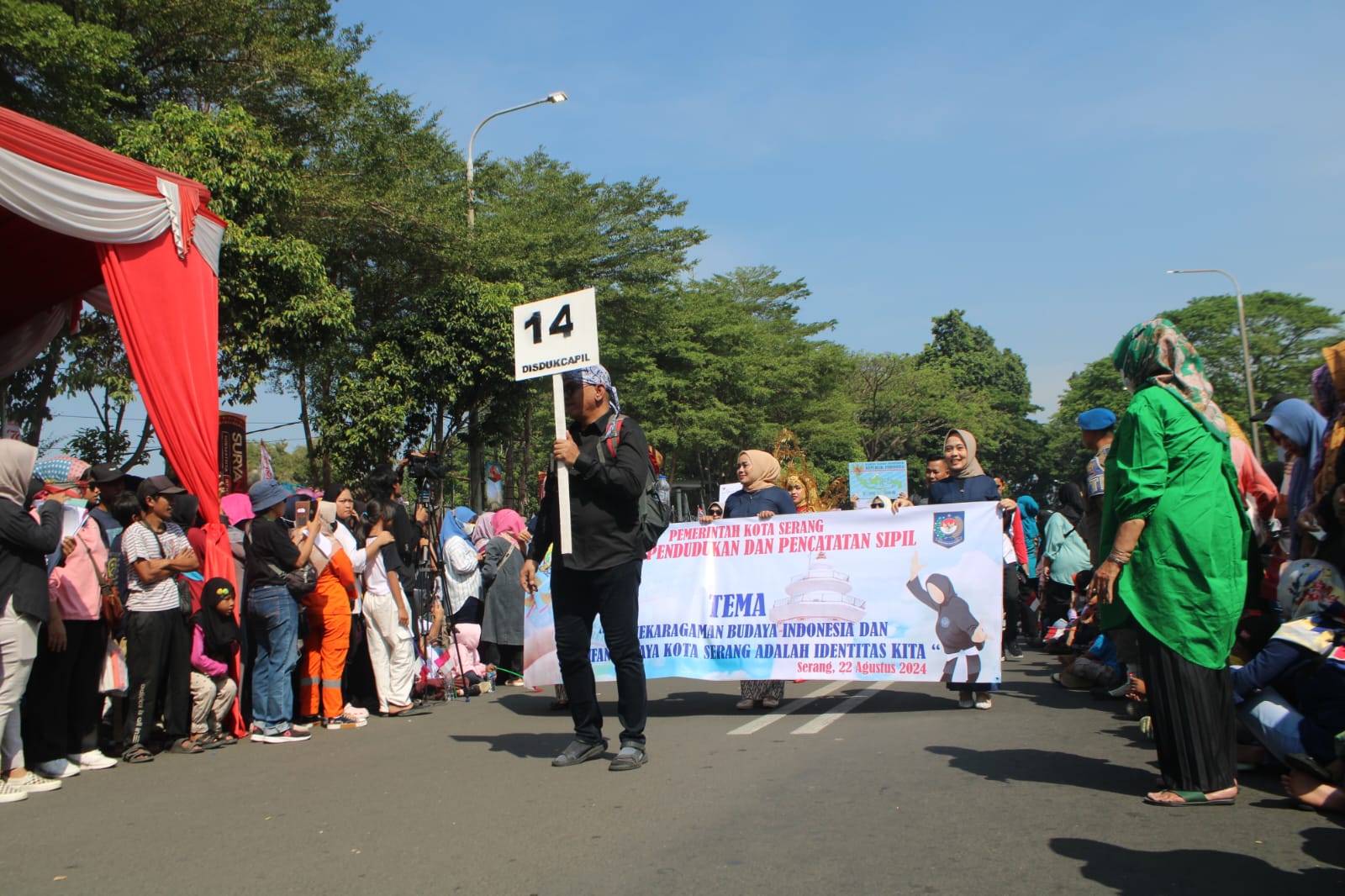 Pawai Kirab Budaya HUT-17 Kota Serang