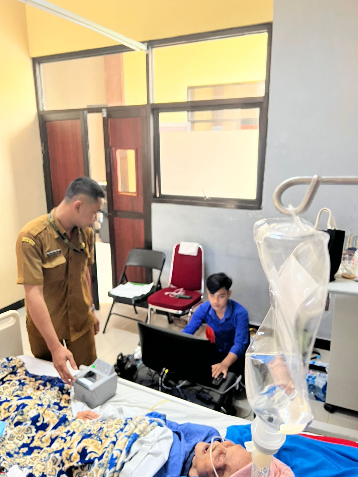 Layanan Prioritas Perekaman KTP-el Warga Lansia sakit kritis di RSUD Provinsi Banten, Senin 22 September 2025